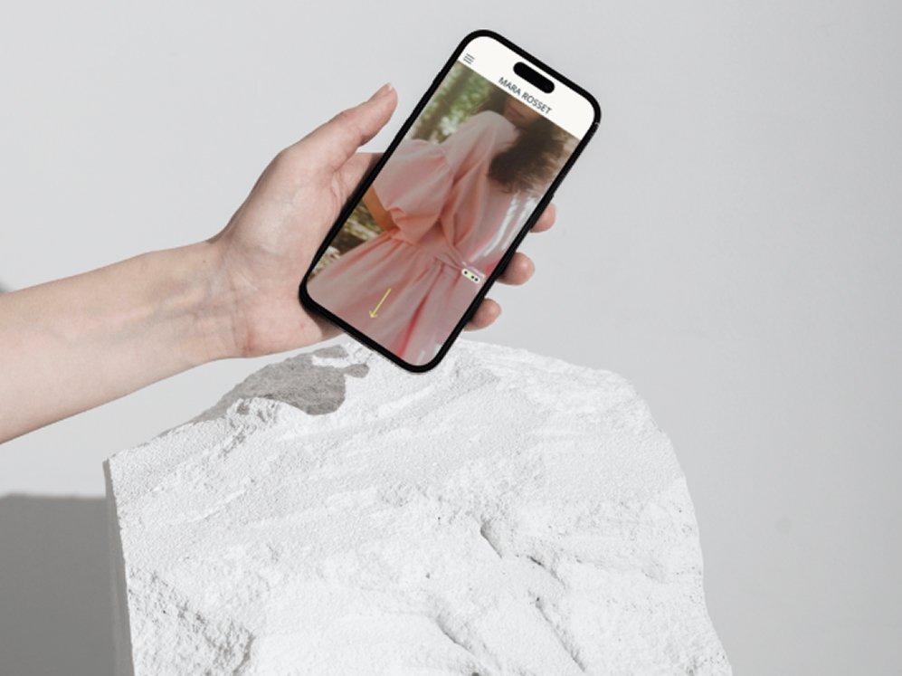 Mockup Iphone vista diseño web Mara Rosset
